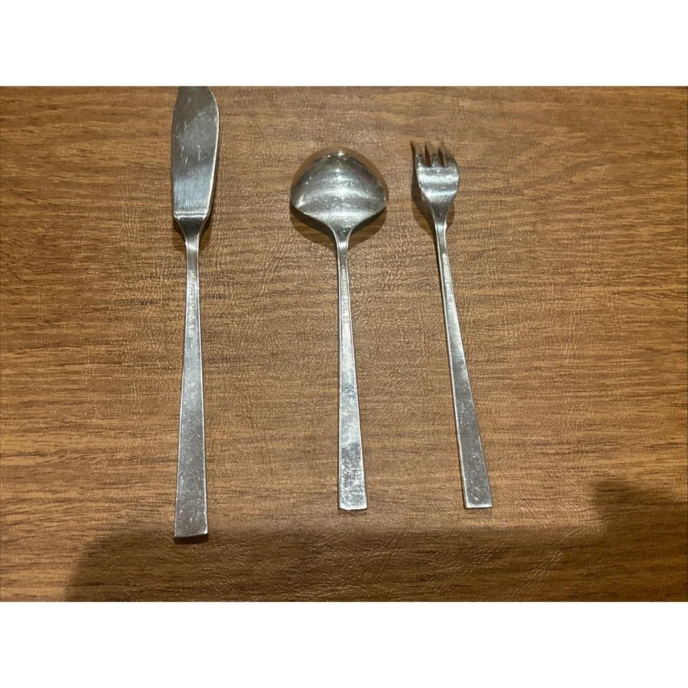 International Silver 1847 Rogers Silverplate  SILVER LACE- 7 Serving Pcs.